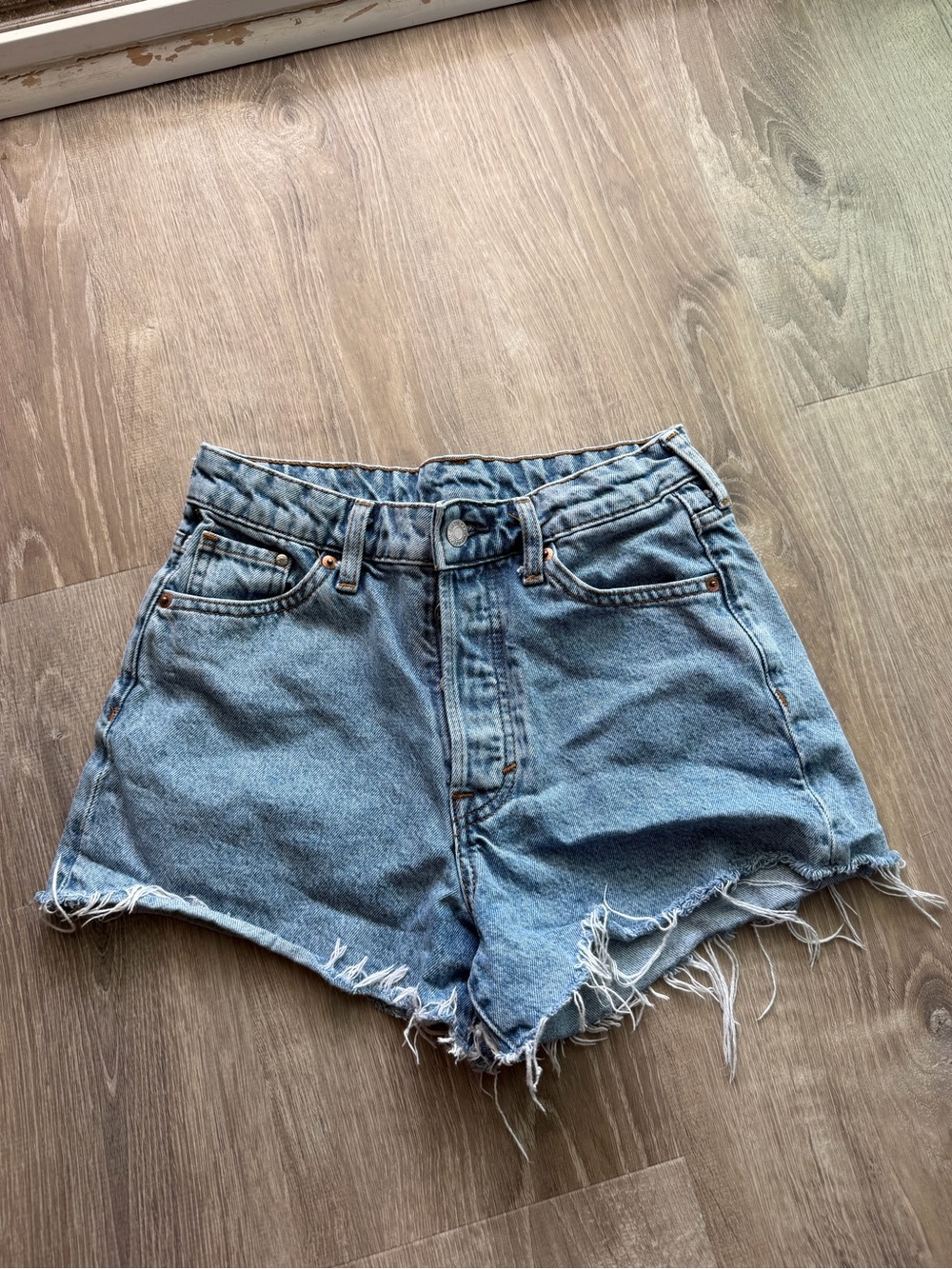 Classic High-Waist Light Blue Denim Shorts